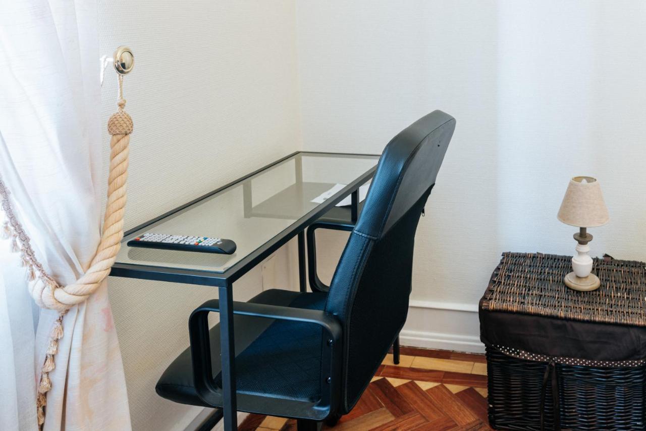 Pensión Double Bed Av Da Republic *
