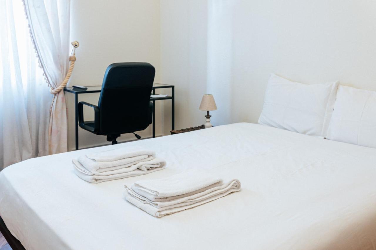Pensión Double Bed Av Da Republic Lisboa