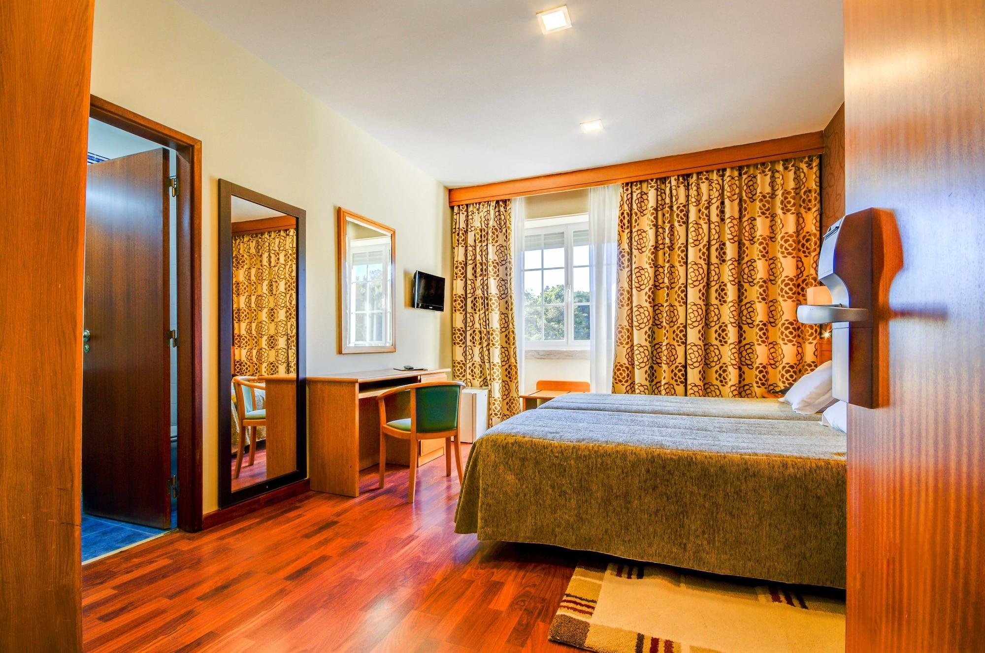 Hotel Avenida Park 3*