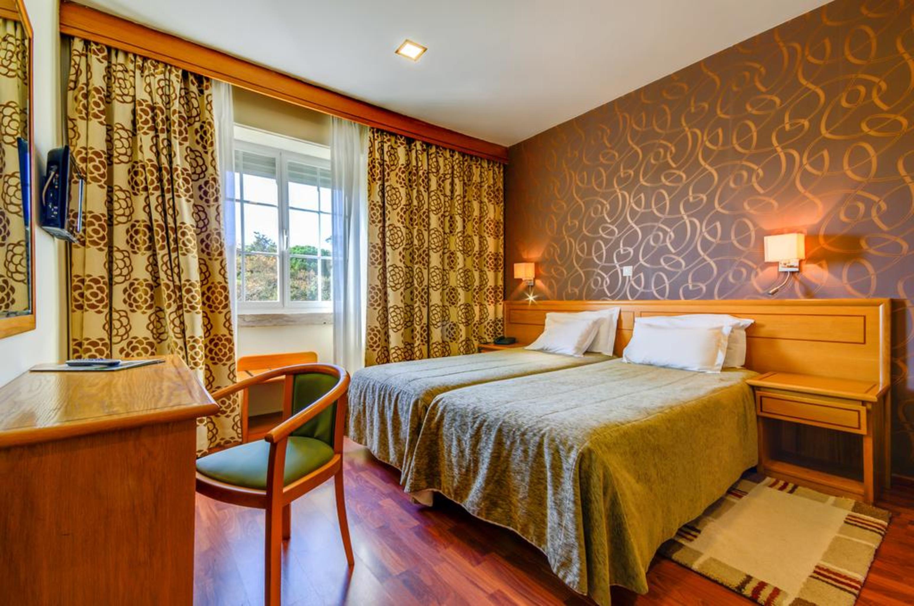 Hotel Avenida Park 3*