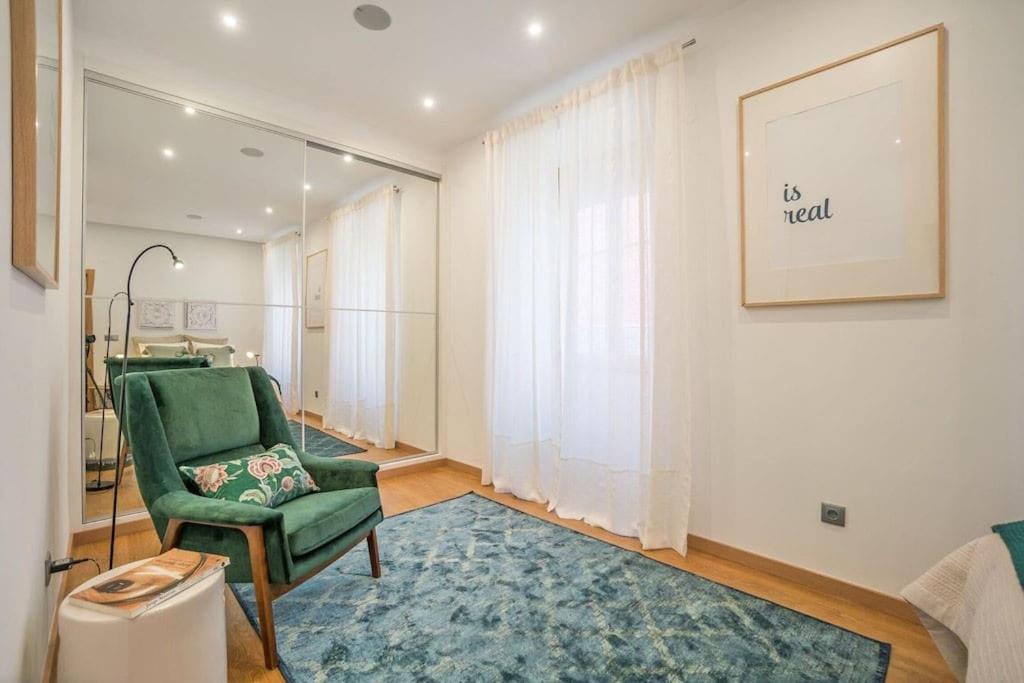Lapa Flat W/ Patio * Lisboa