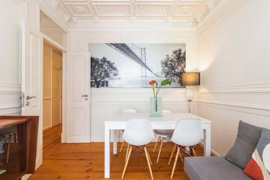Spacious Near Saldanha * Lisboa