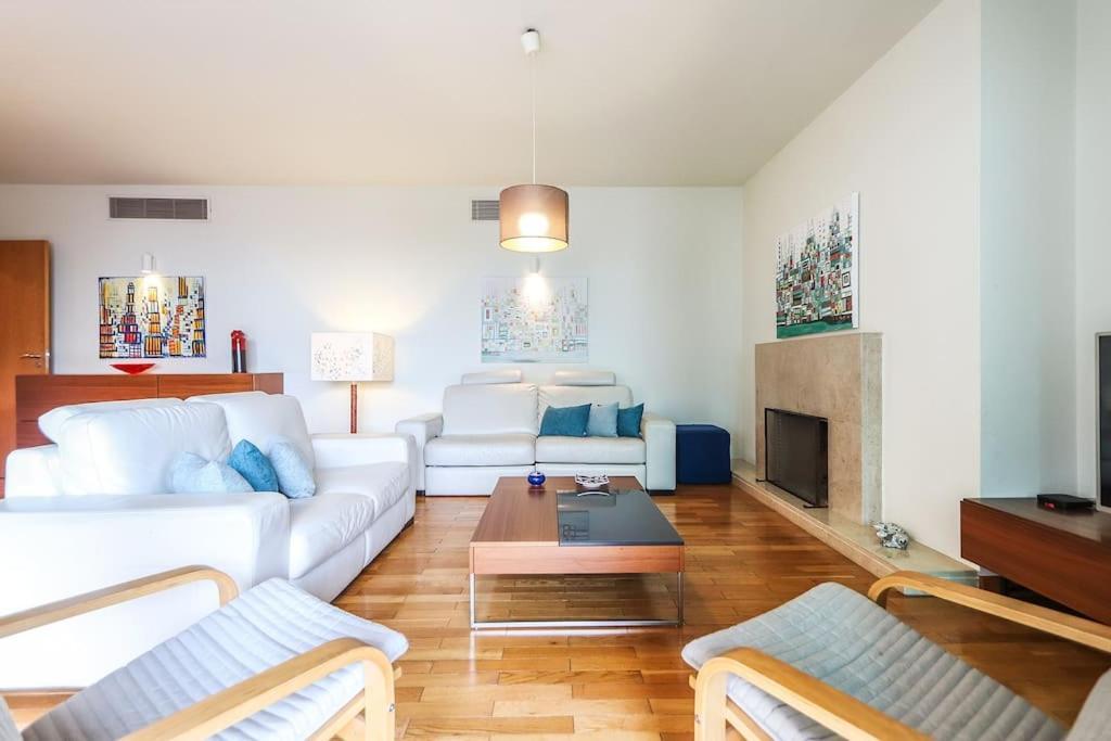 Portucale ! Expo Deluxe With Terrace Apartment Lisbon