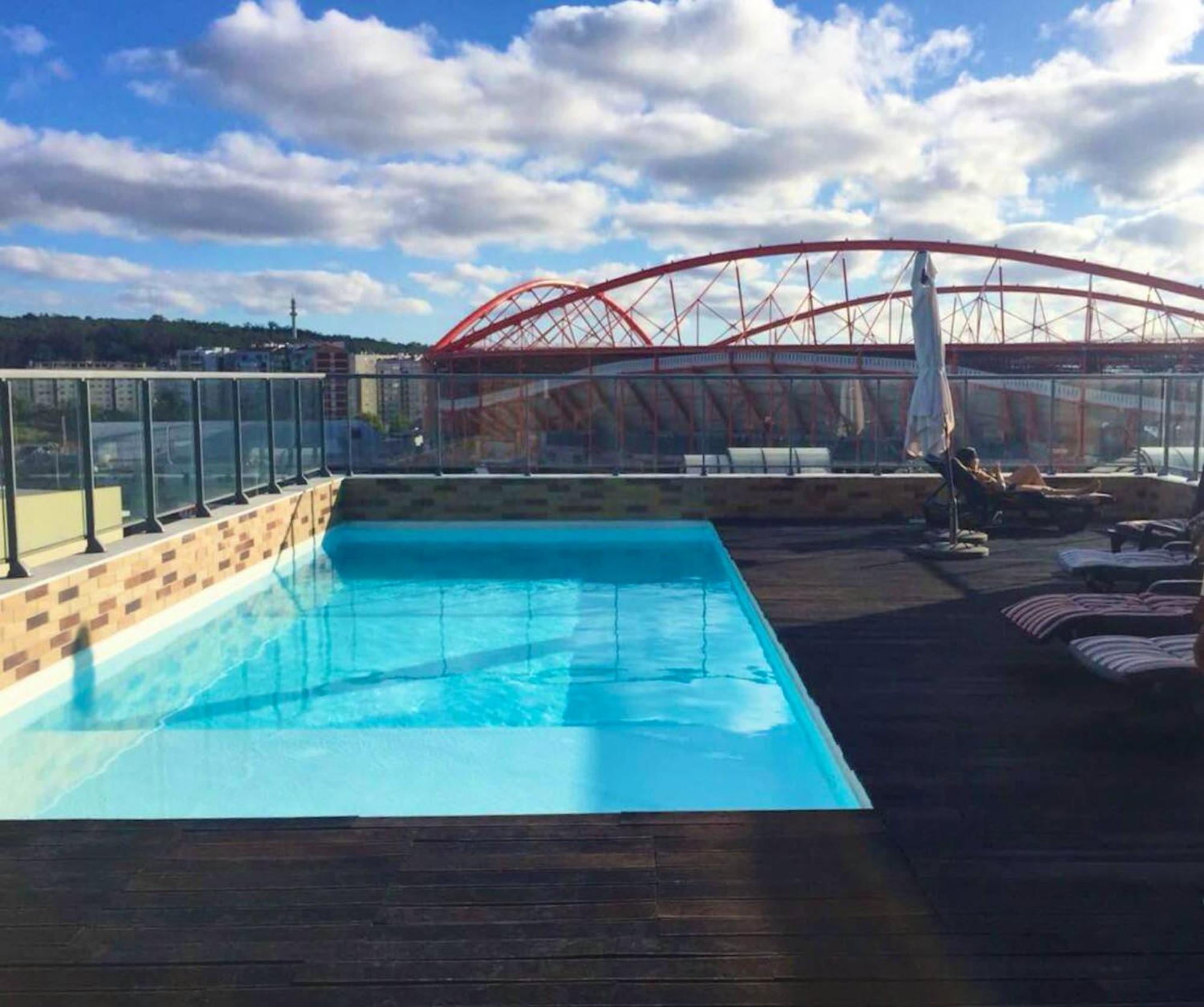 2 Bedrooms With Shared Pool And Wifi At Apartamento Lisboa