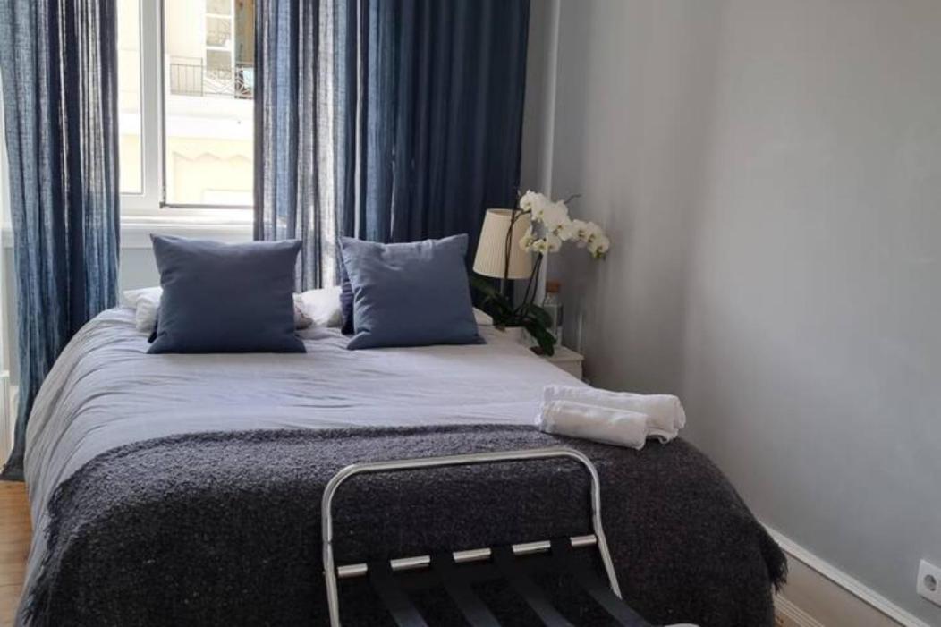 Quarto em Acomodações Particulares Quarto Aconchegante Com Janela E Vista Para Cidade *