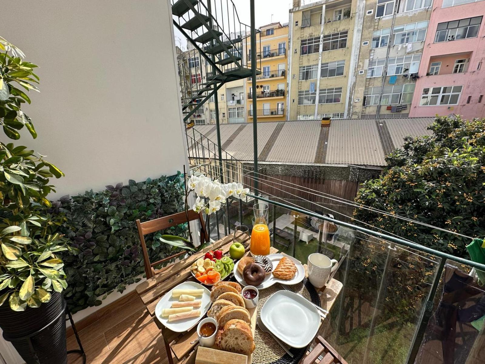 Quarto em Acomodações Particulares Quarto Aconchegante Com Janela E Vista Para Cidade *