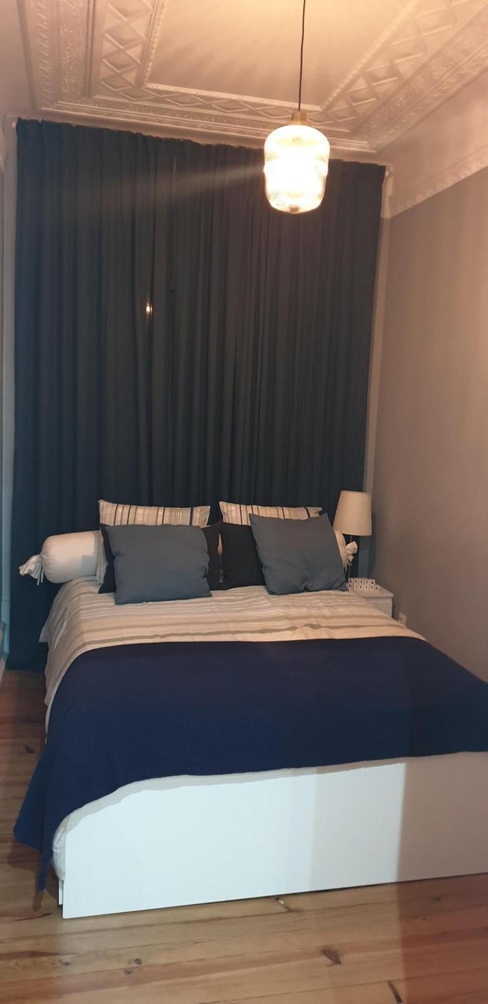 Quarto em Acomodações Particulares Quarto Aconchegante Com Janela E Vista Para Cidade *