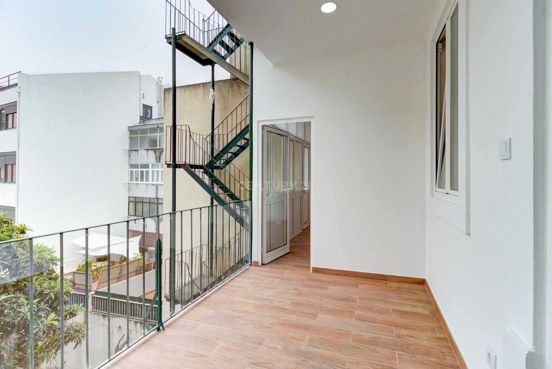 Quarto Aconchegante Com Janela E Vista Para Cidade Quarto em Acomodações Particulares *