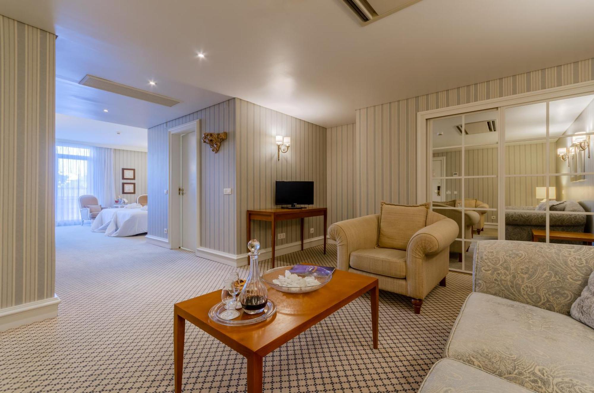 Olissippo Castelo Hotel 4*