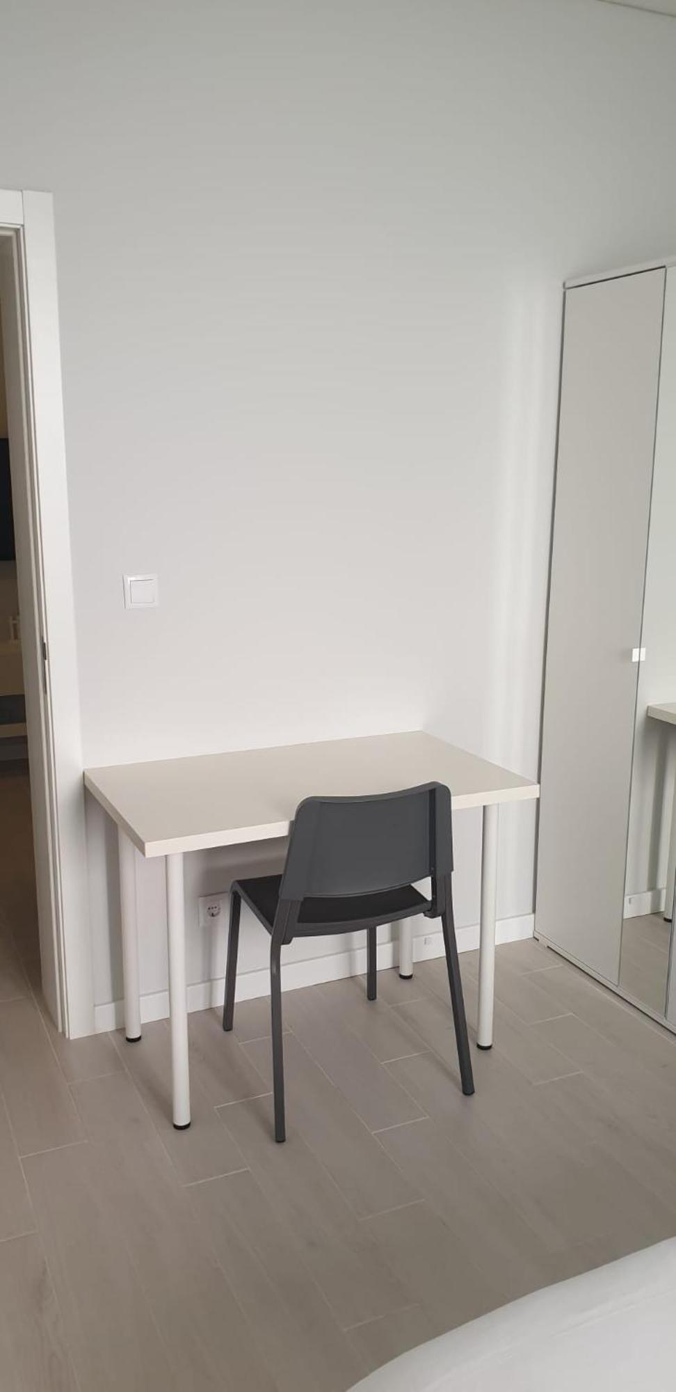 Modern Retreat With Patio Near The Airport - Oha I Apartamento *