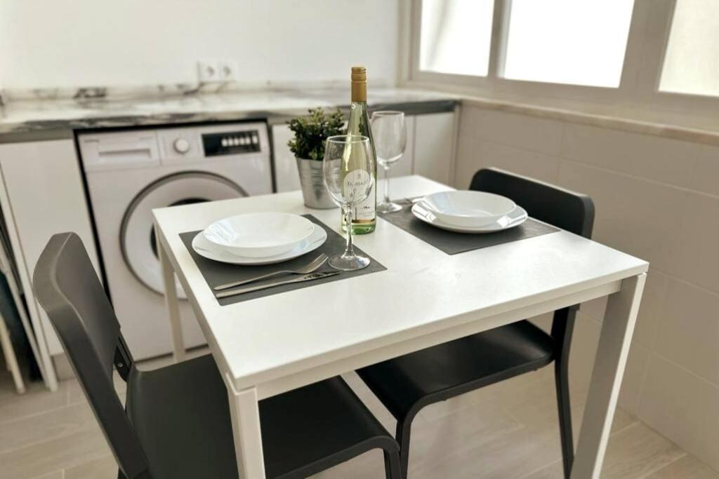 Modern Retreat With Patio Near The Airport - Oha I Apartamento Lisboa