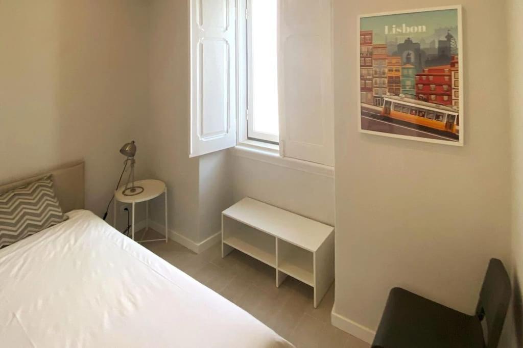 Modern Retreat With Patio Near The Airport - Oha I Lisboa