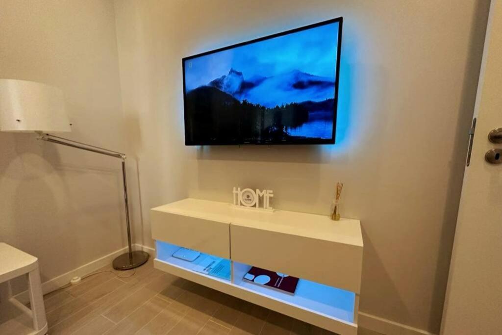 Apartamento Modern Retreat With Patio Near The Airport - Oha I