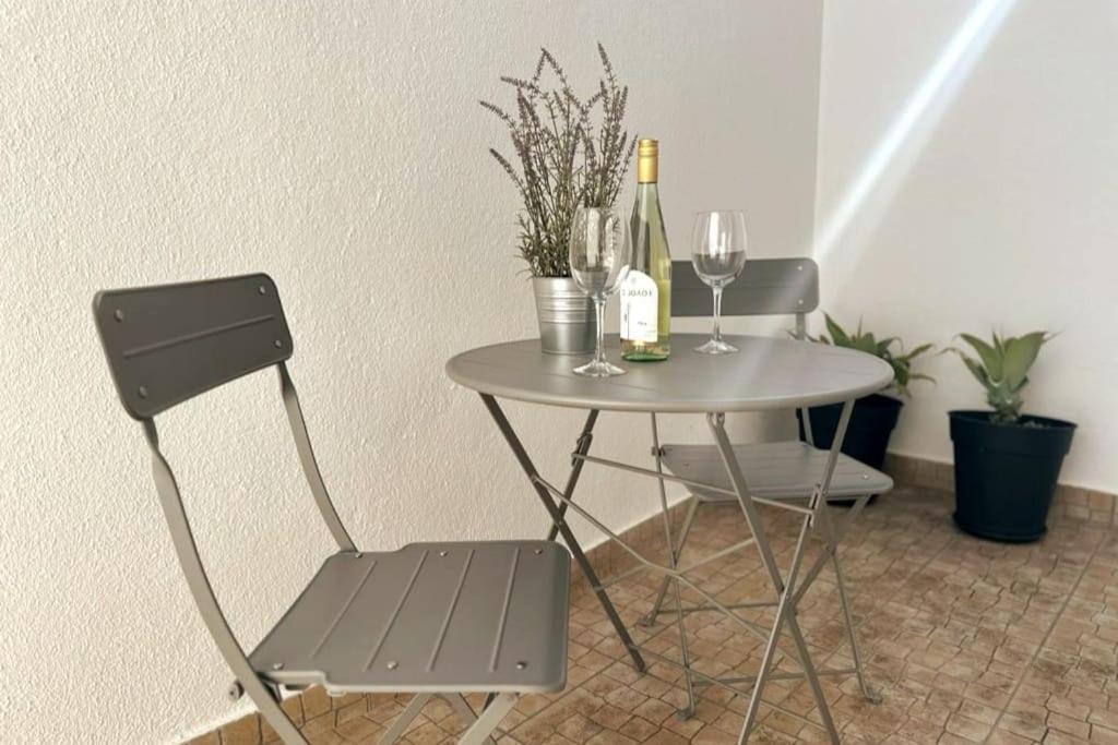 Modern Retreat With Patio Near The Airport - Oha I Apartamento Lisboa