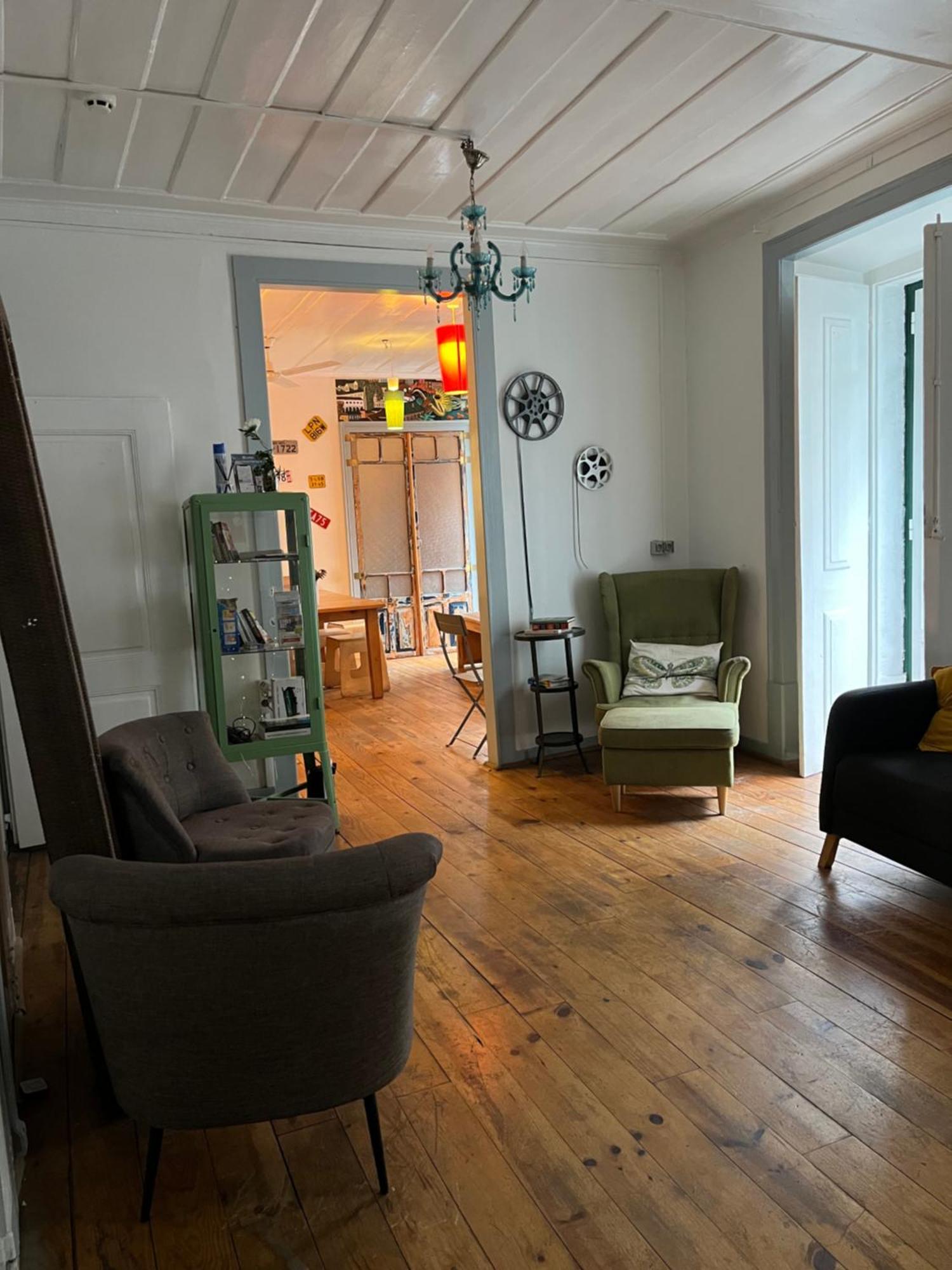 Hostal Alface Hall & Bar *
