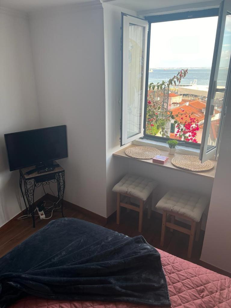 Alfama Authentic