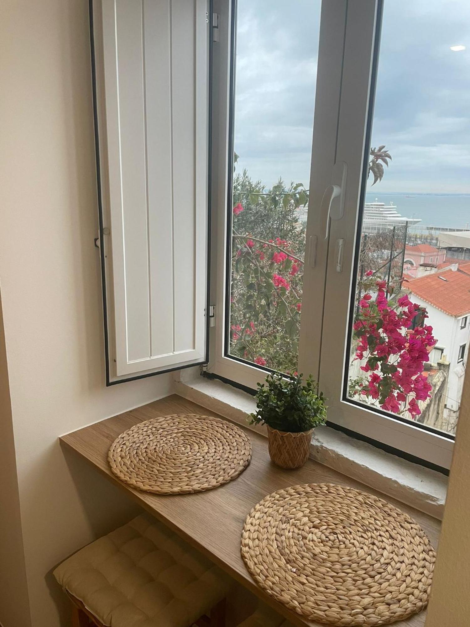 Alfama Authentic Apartamento *