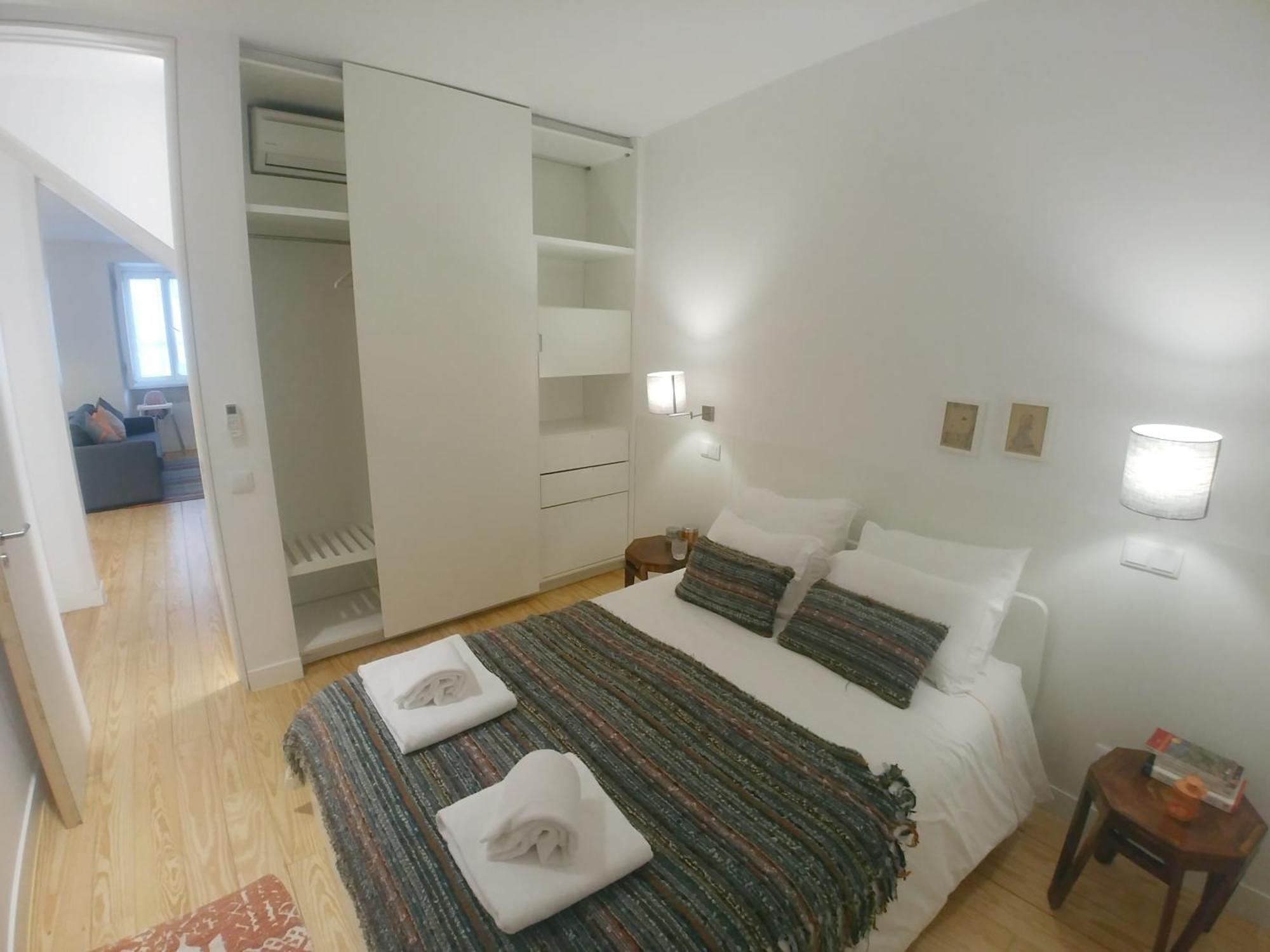 Be Local - 2 Bedrooms In Front Of The Fado Museum In Alfama * Lisboa