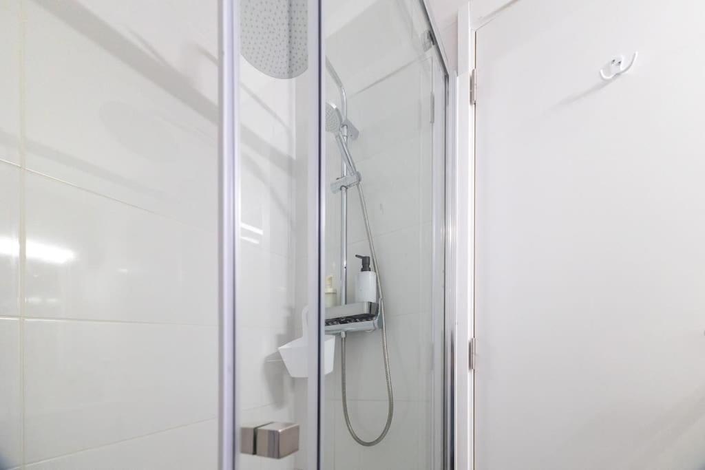 Modern 3 Bedroom Flat In Lisboa