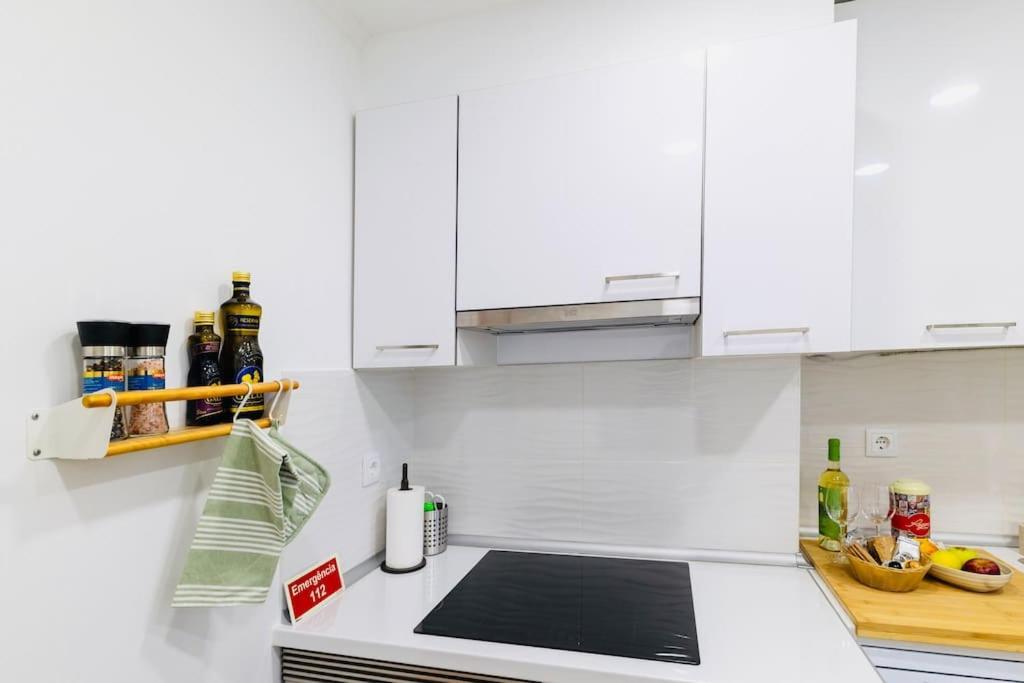 Modern 3 Bedroom Flat In Apartamento