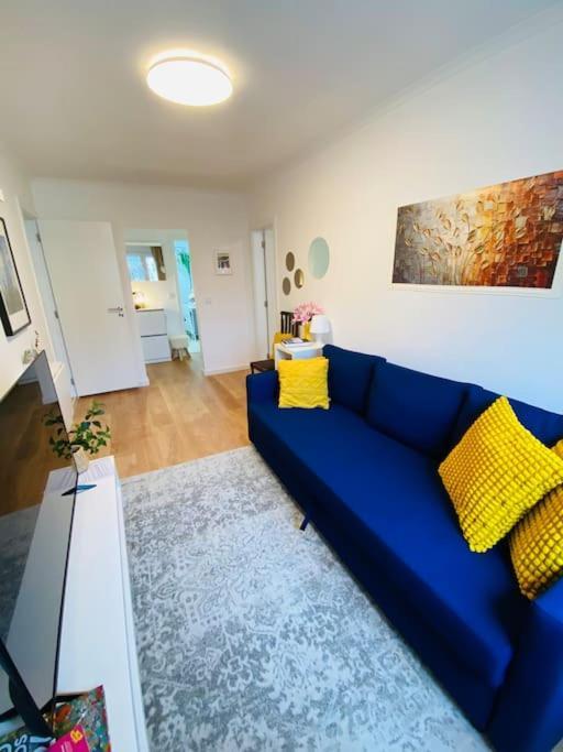 Modern 3 Bedroom Flat In