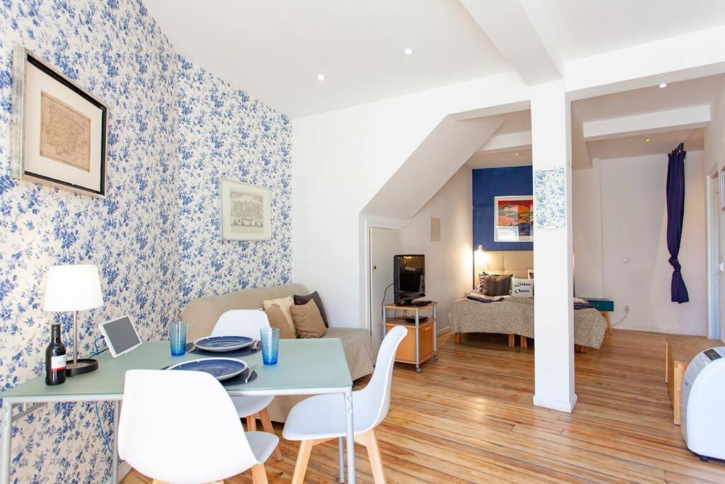 Alfama Iii - French Balcony And Smart Check-in * Lisbon