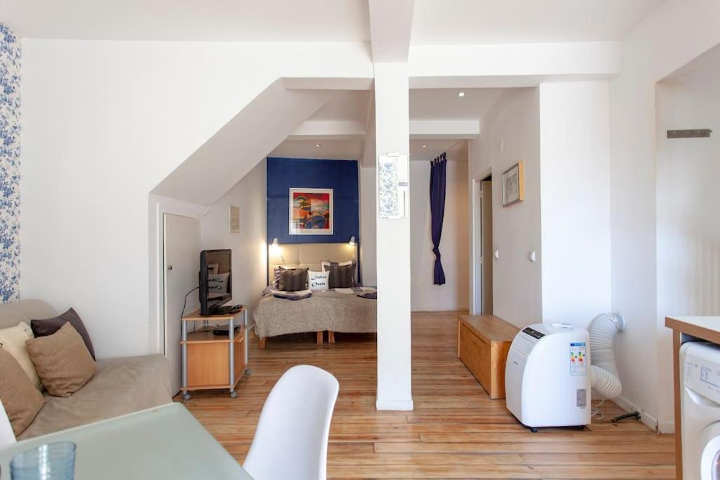 Alfama Iii - French Balcony And Smart Check-in * Lisbon