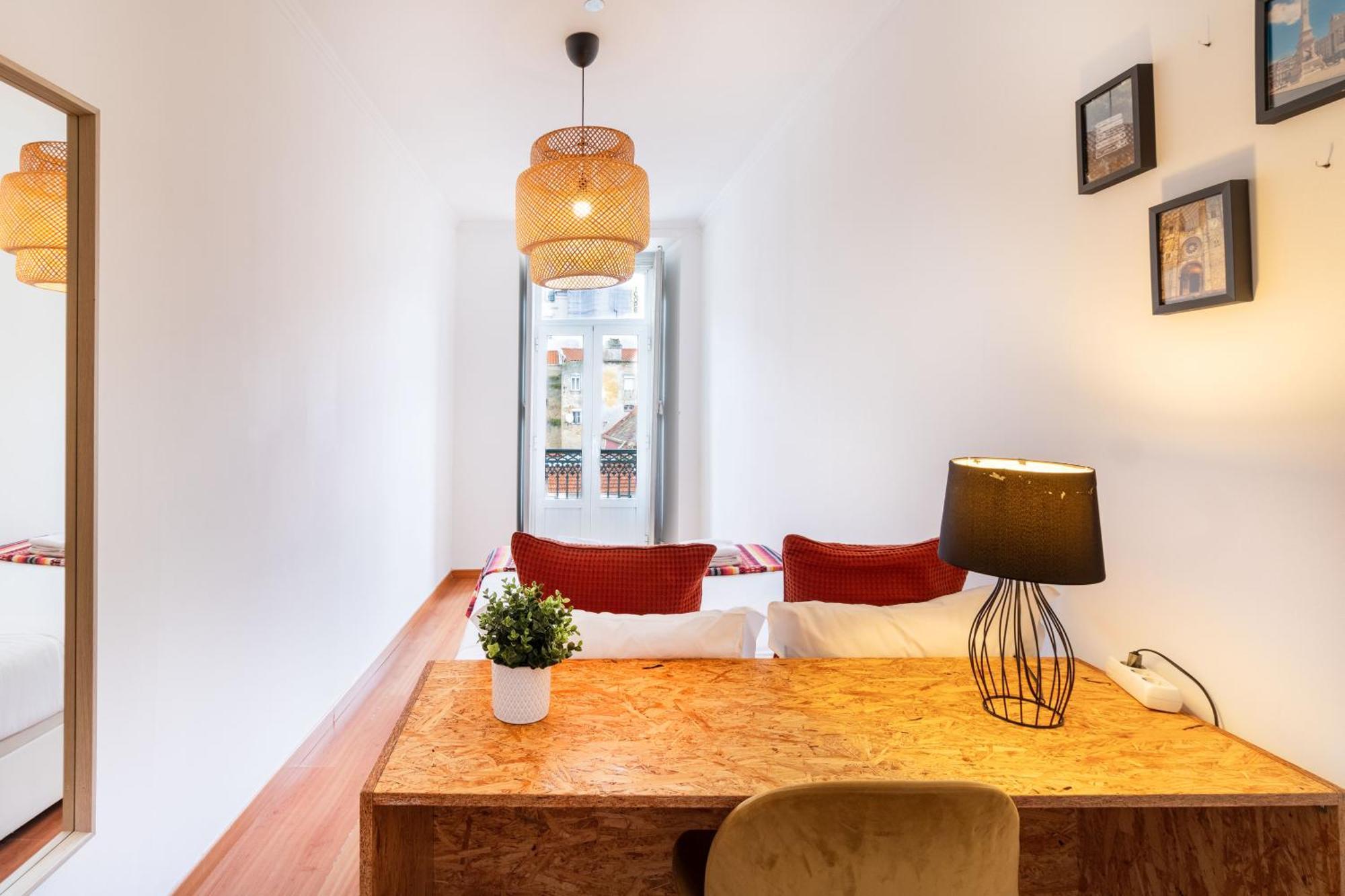 Restauradores By Hill * Lisboa