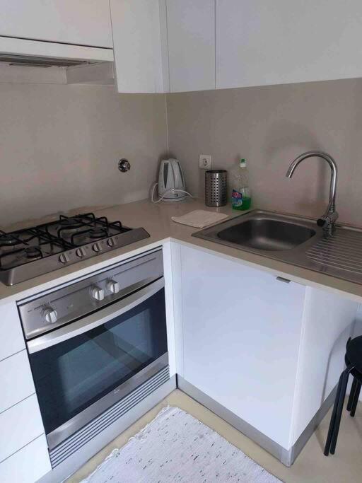 Modern And Spacious In Apartamento Lisboa