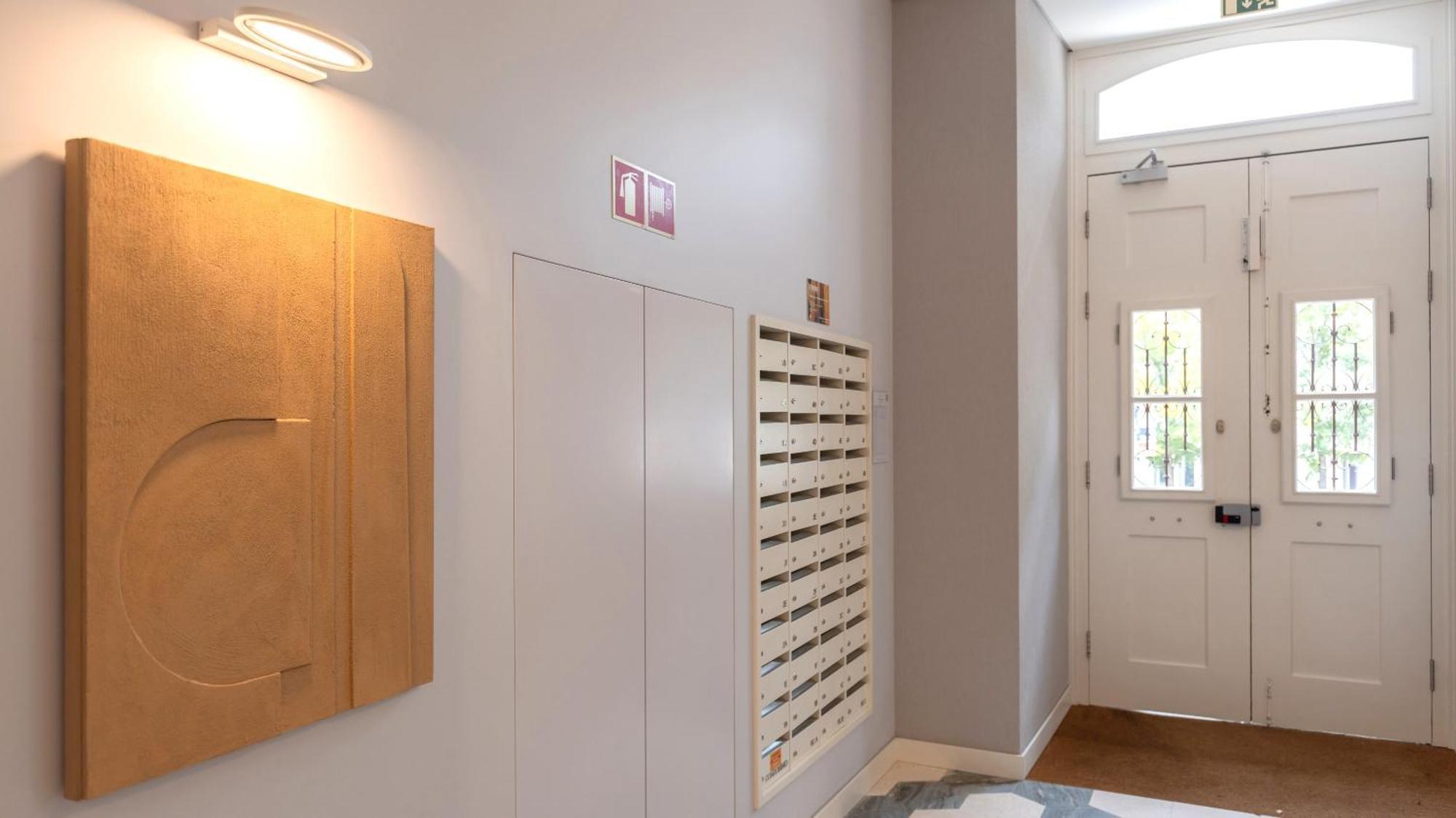 Stunning With Balcony By Lovelystay Apartamento