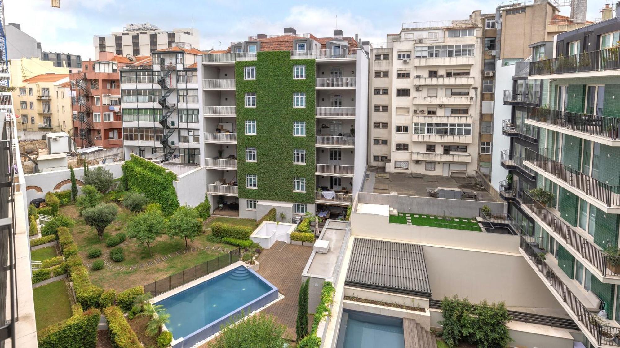 Stunning With Balcony By Lovelystay * Lisboa