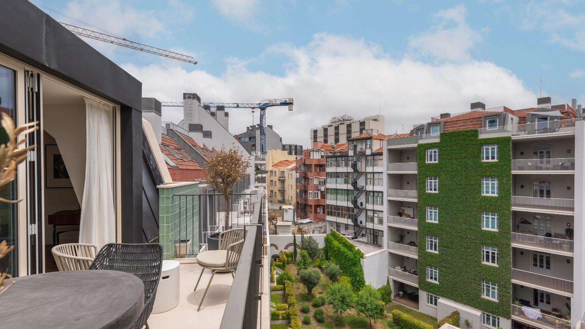 Stunning With Balcony By Lovelystay Lisboa
