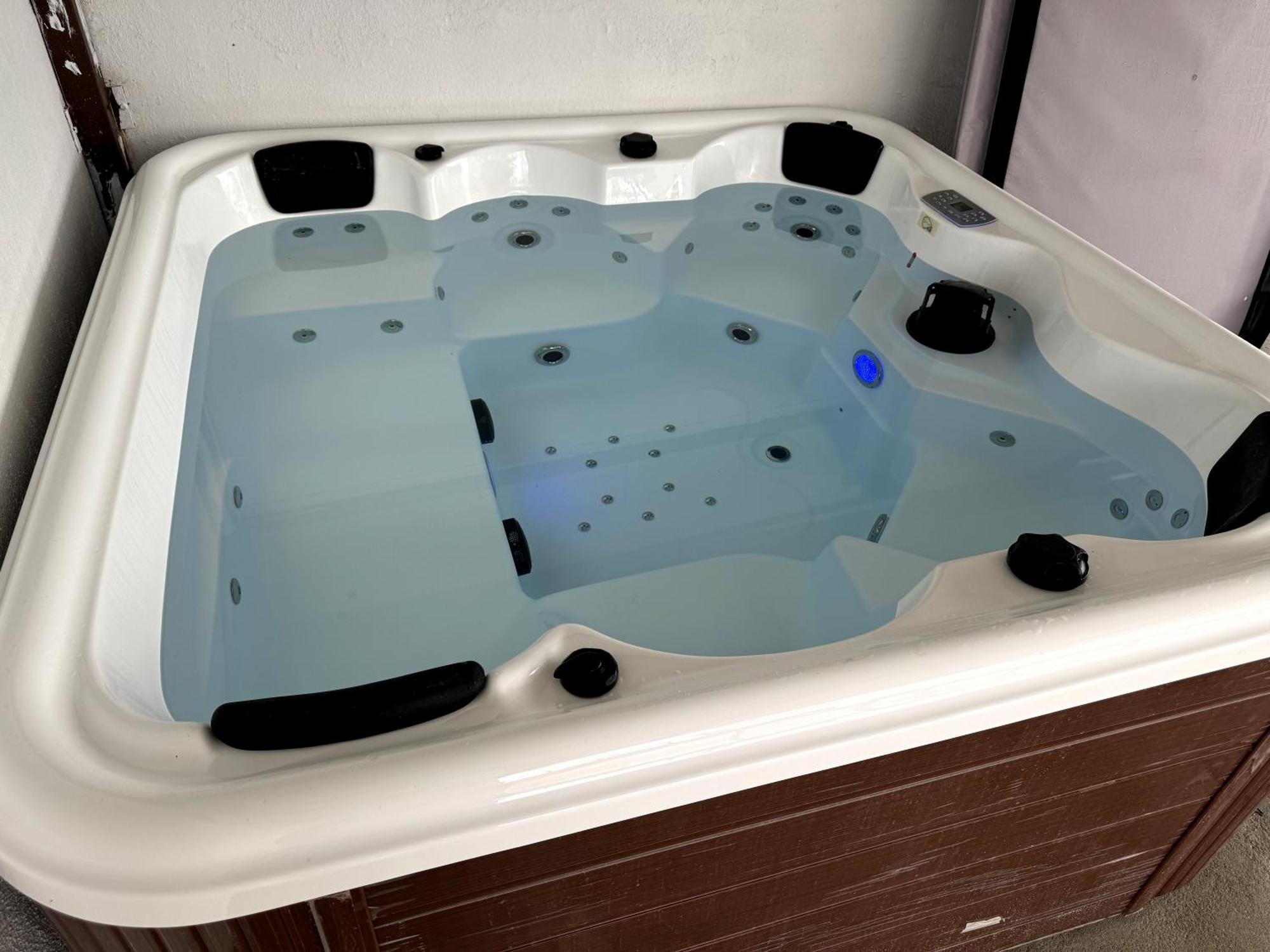 Villa Retreat Villa, Full Amenities, Up To 40ppl *