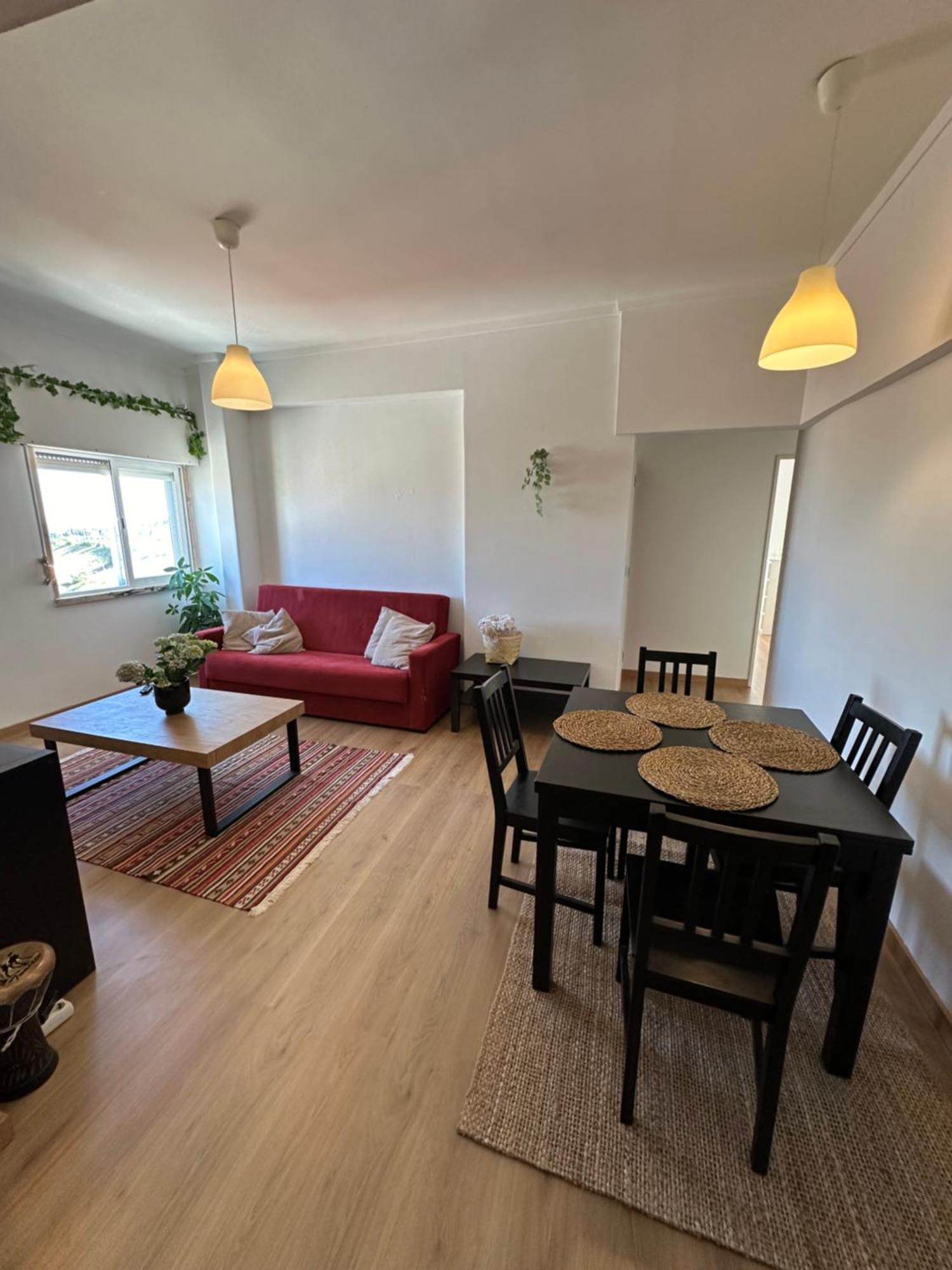Bright Spacious 1 Bedroom *