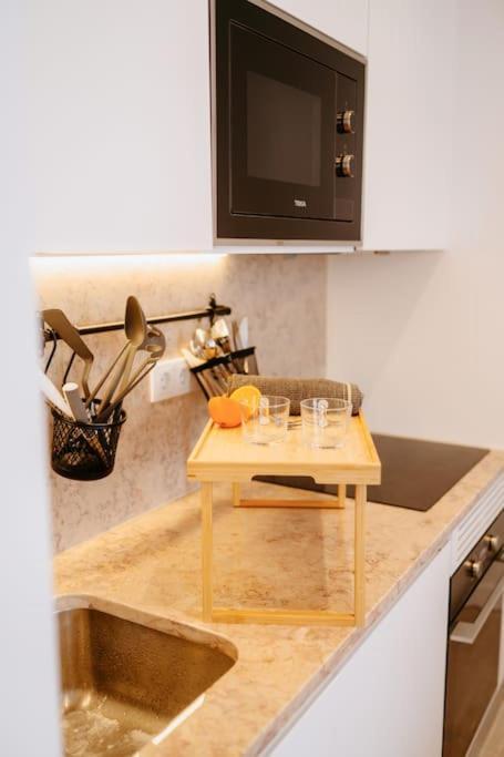 Orange House - Beautiful Two-bedroom 1d * Lisboa