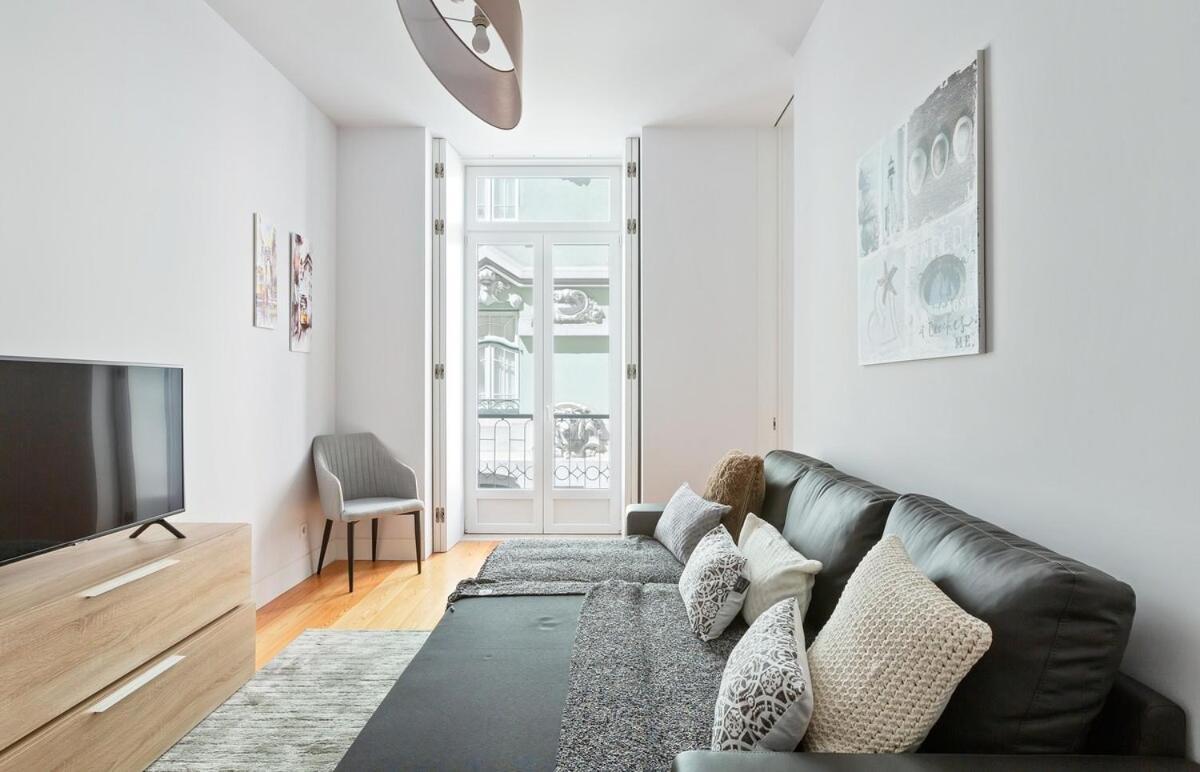 Spacious 1 Bedroom Near Baixa * Lisboa