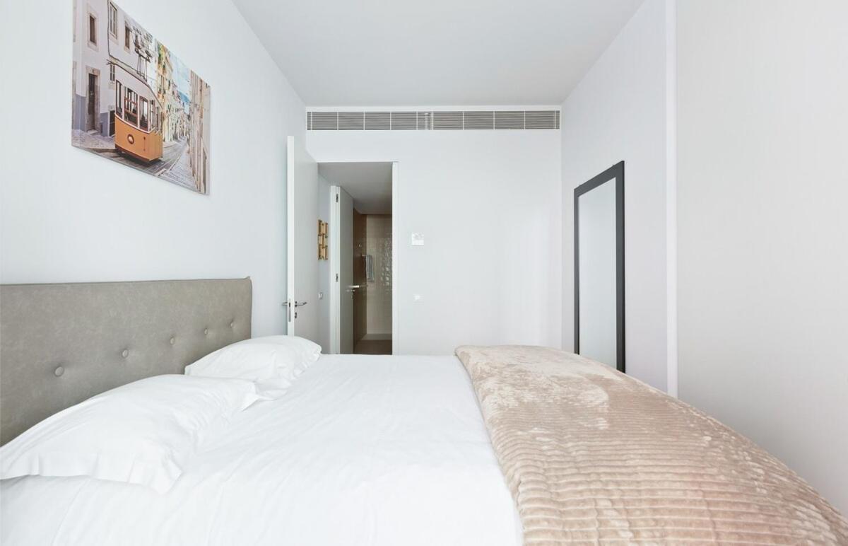 Spacious 1 Bedroom Near Baixa Lisboa