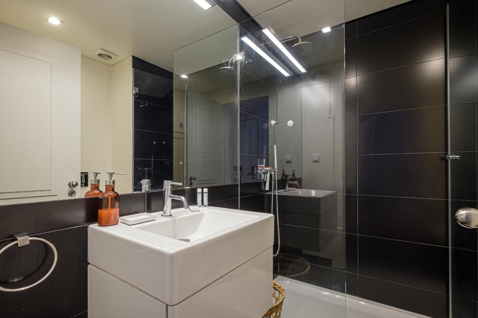 Nomad's Downtown - 3bdr S Juliao Apartamento
