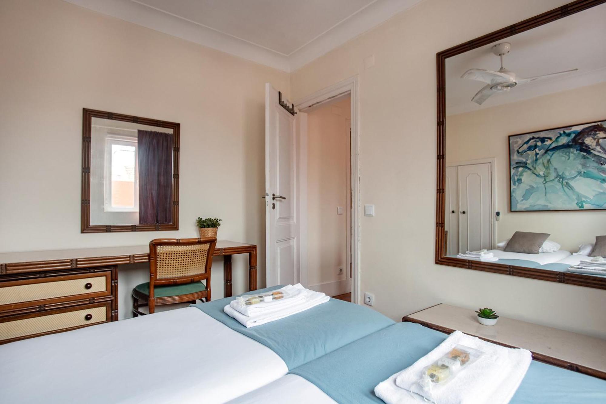 Large Family Flat In Campo De Ourique Estalagem Lisboa