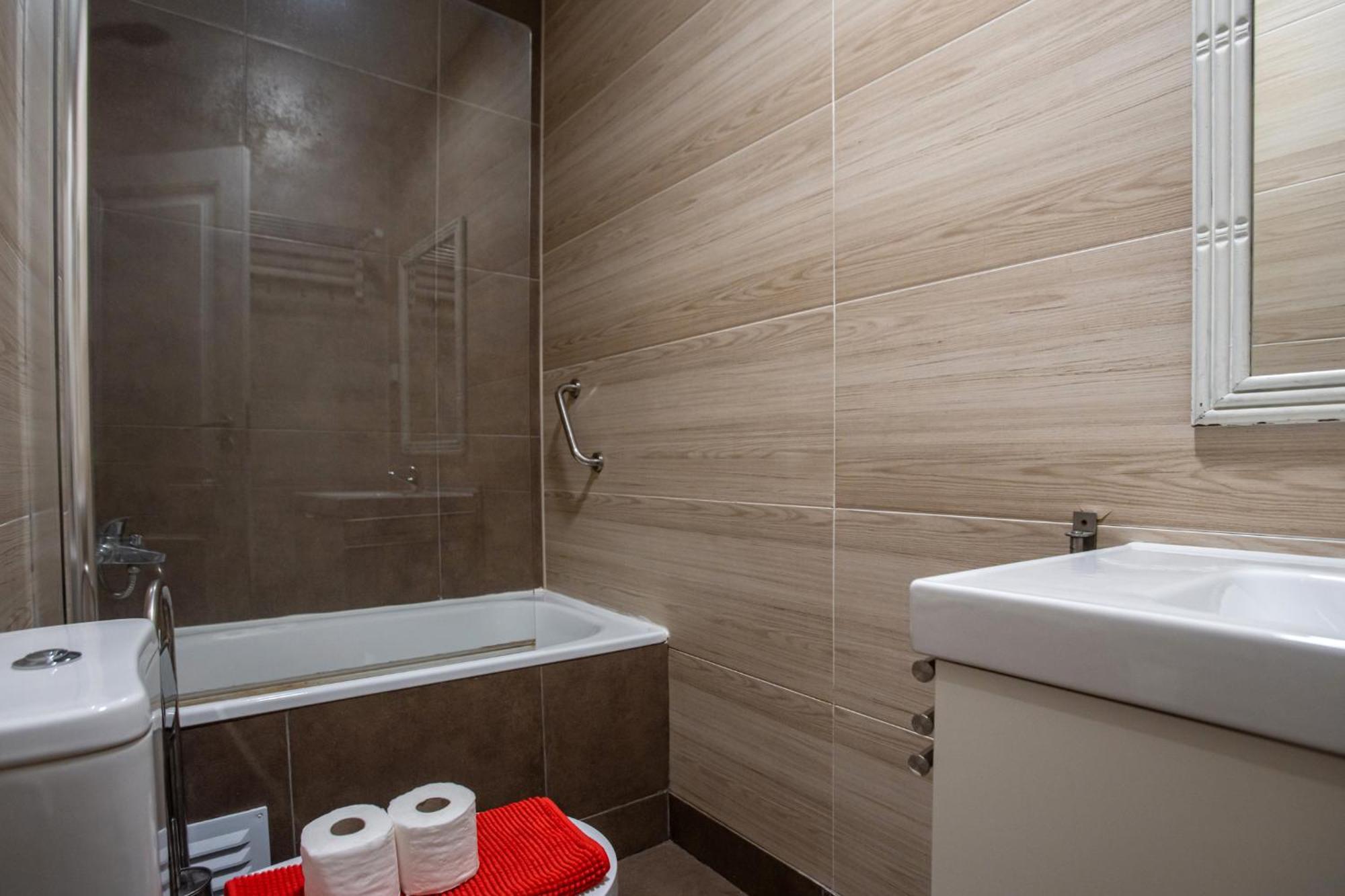 Large Family Flat In Campo De Ourique