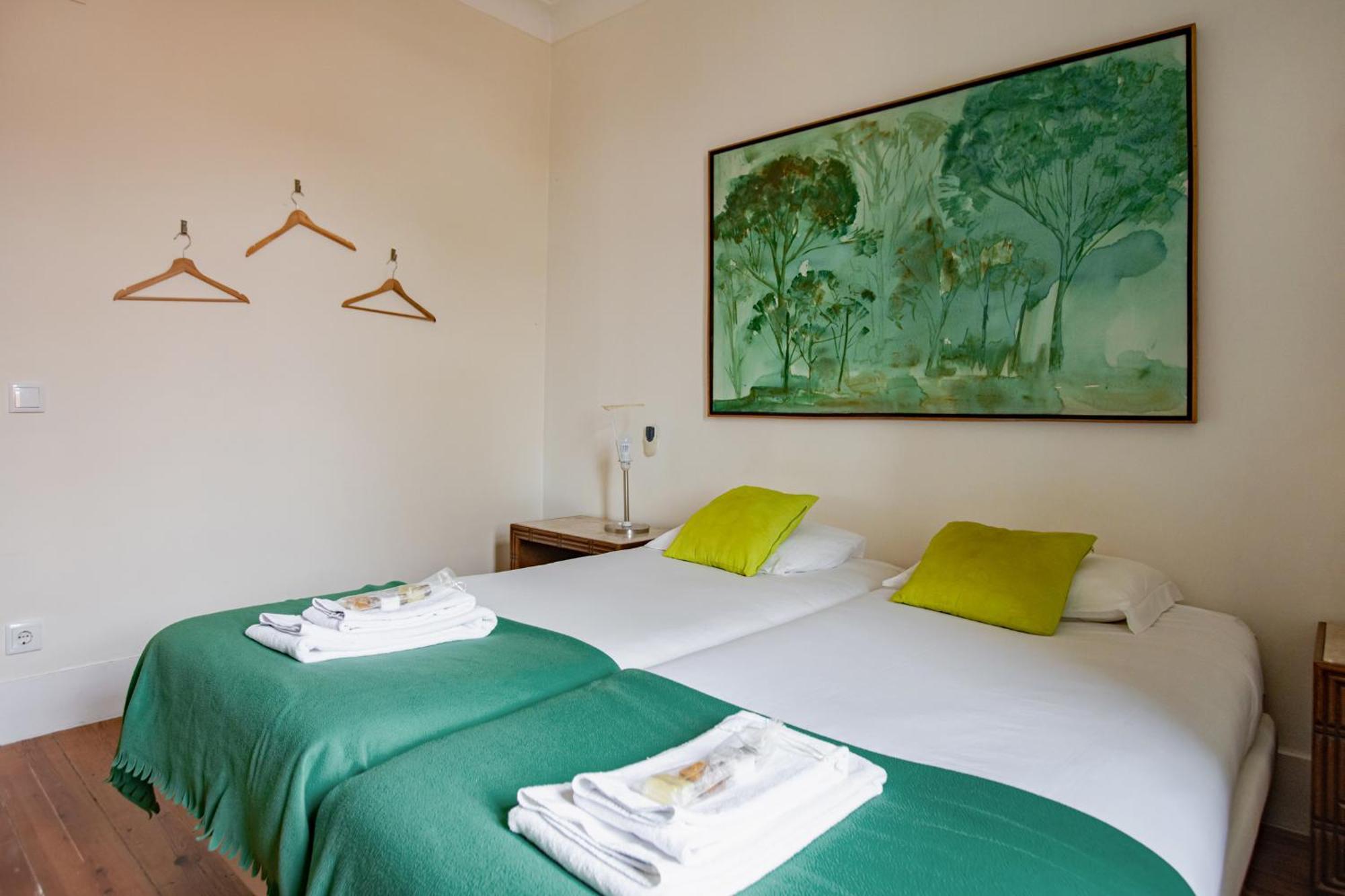 Large Family Flat In Campo De Ourique Estalagem Lisboa