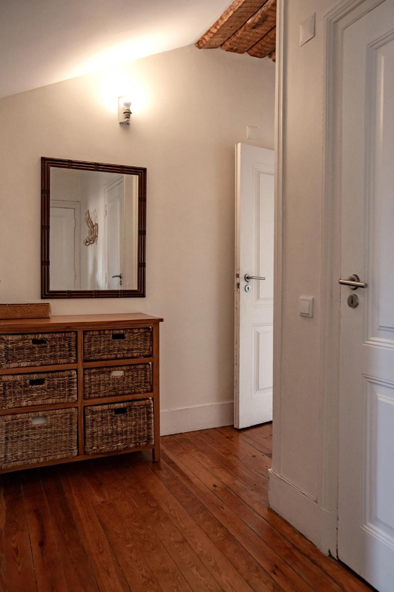 Large Family Flat In Campo De Ourique *