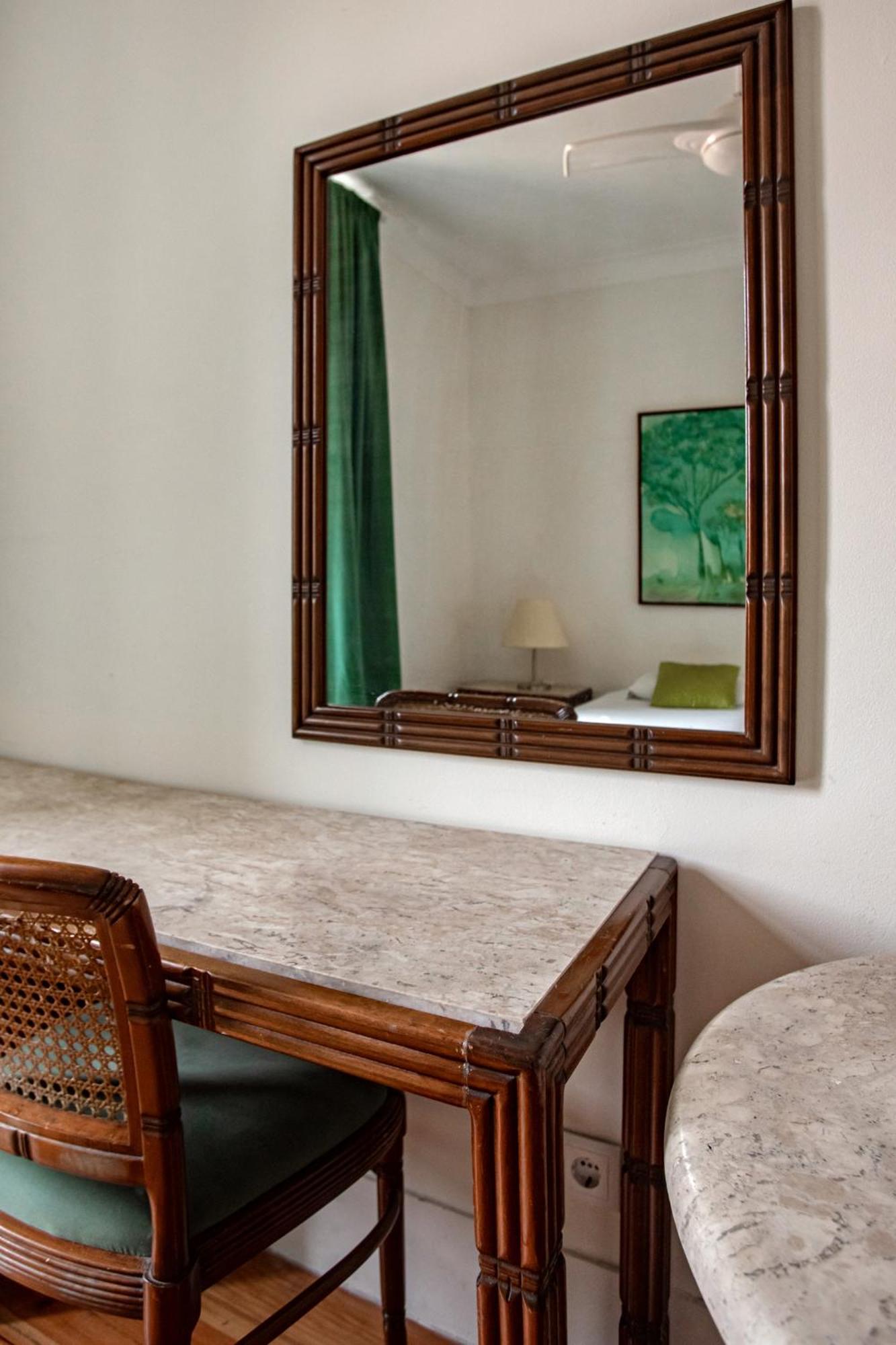 Large Family Flat In Campo De Ourique