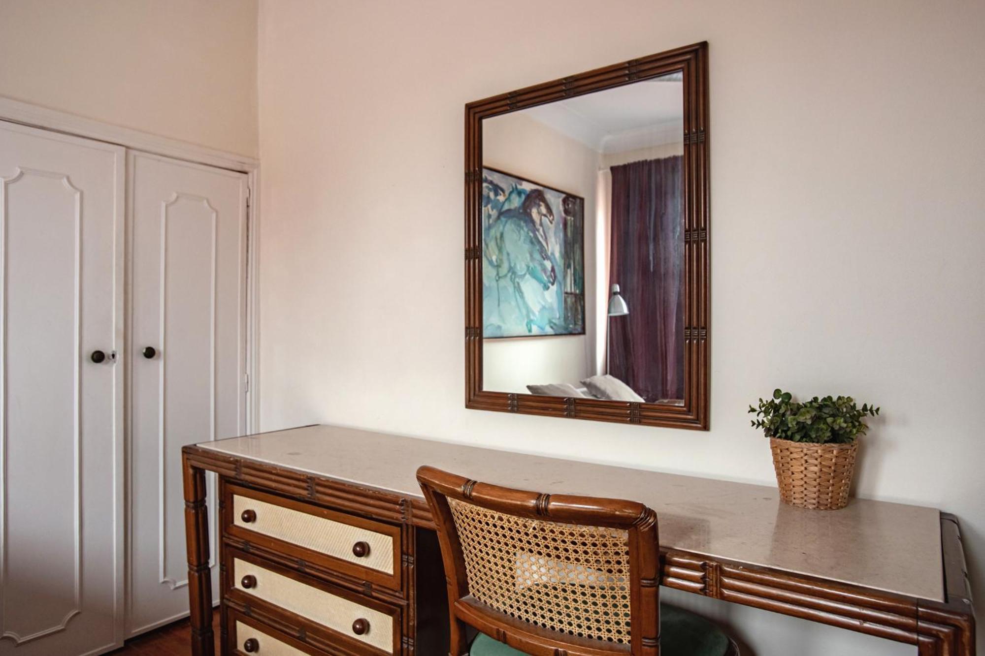 Large Family Flat In Campo De Ourique Estalagem Lisboa