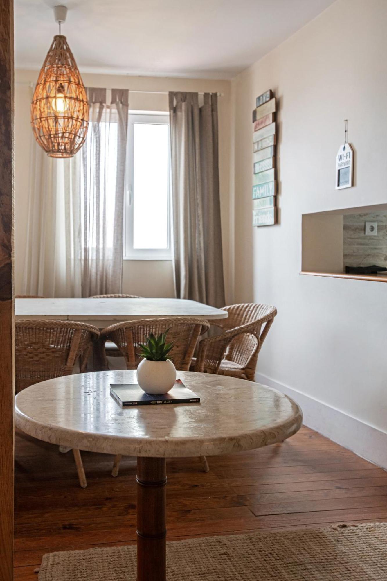 Large Family Flat In Campo De Ourique Estalagem Lisboa