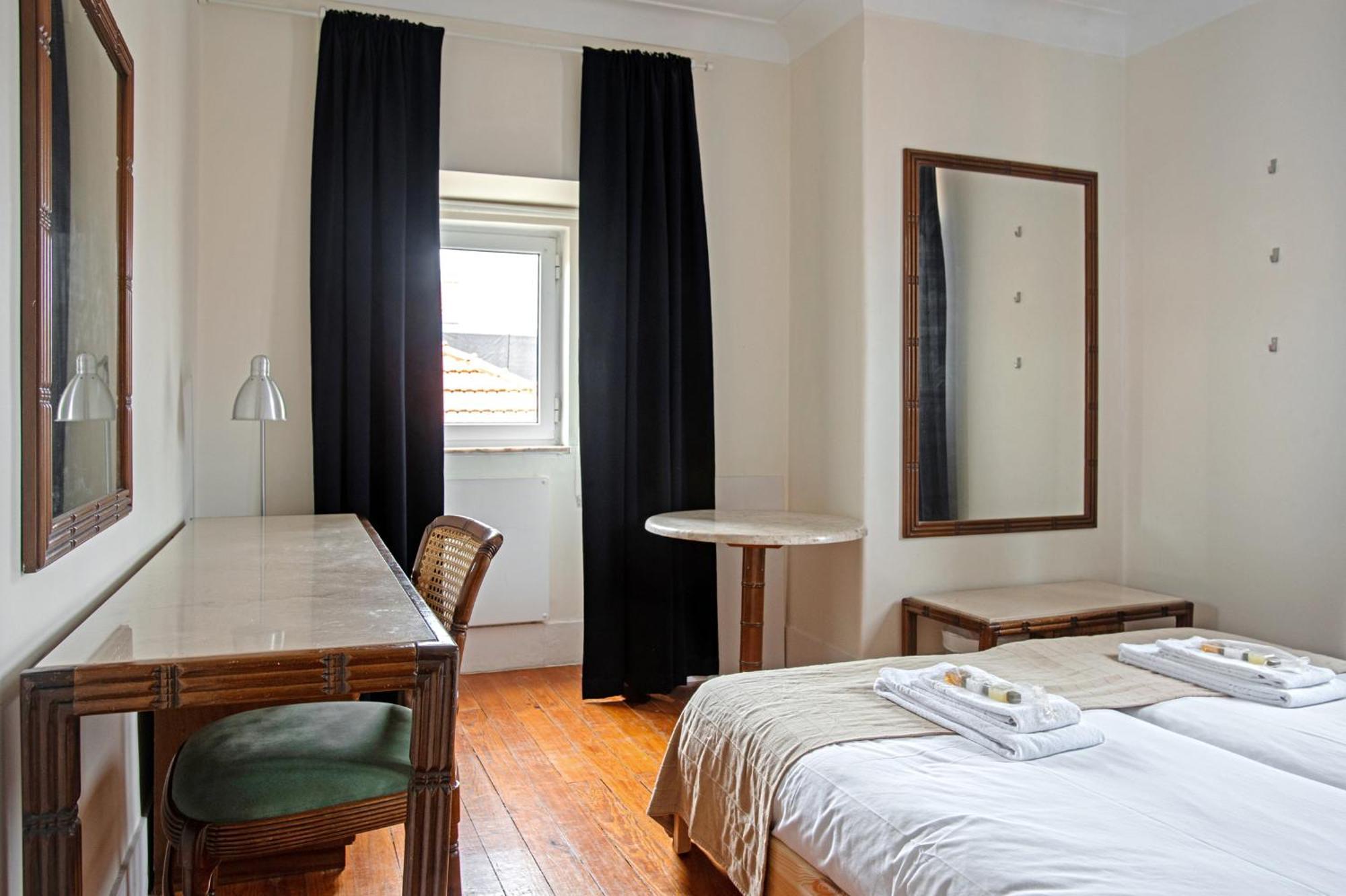 Large Family Flat In Campo De Ourique *