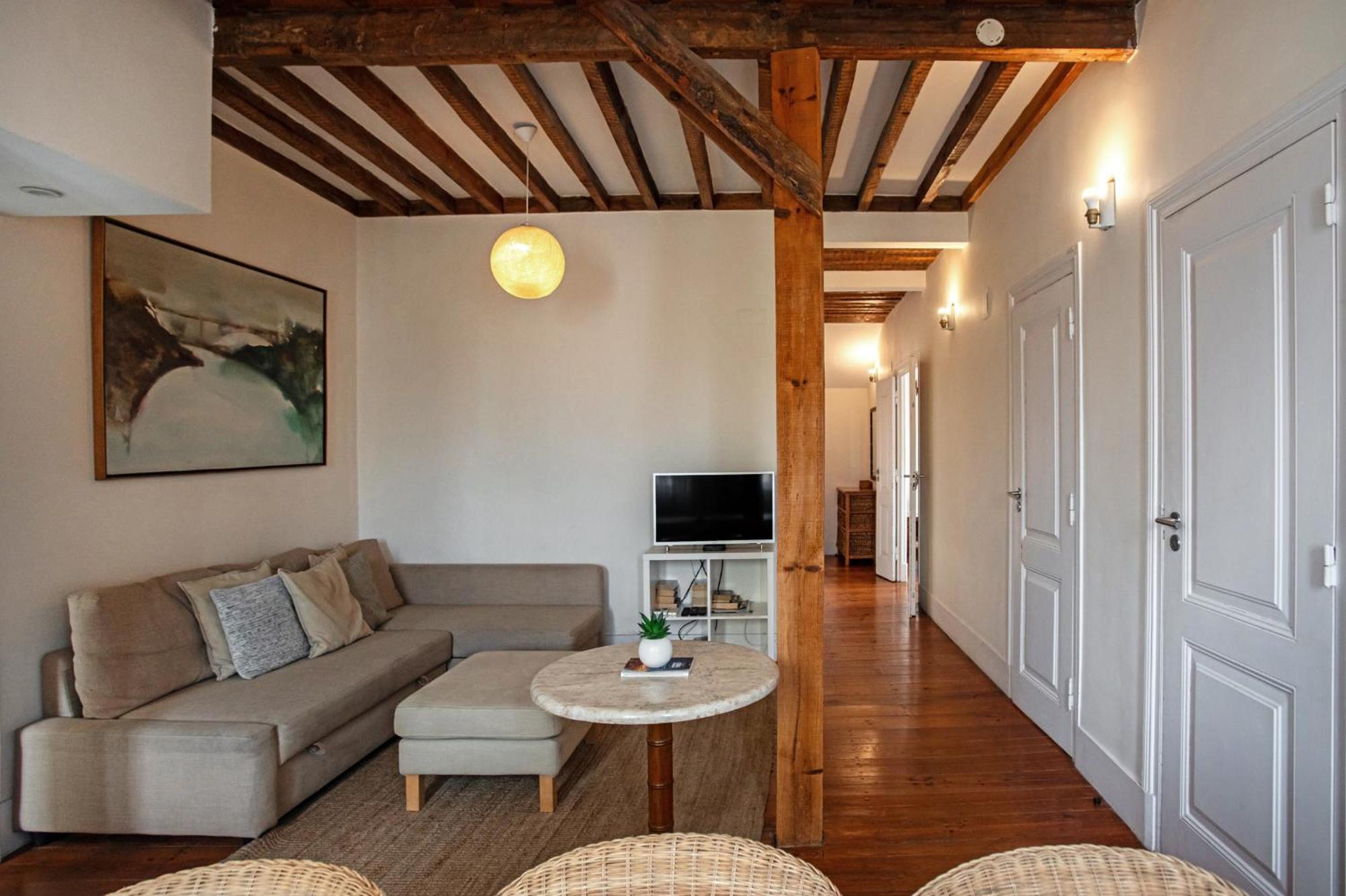 Large Family Flat In Campo De Ourique * Lisboa