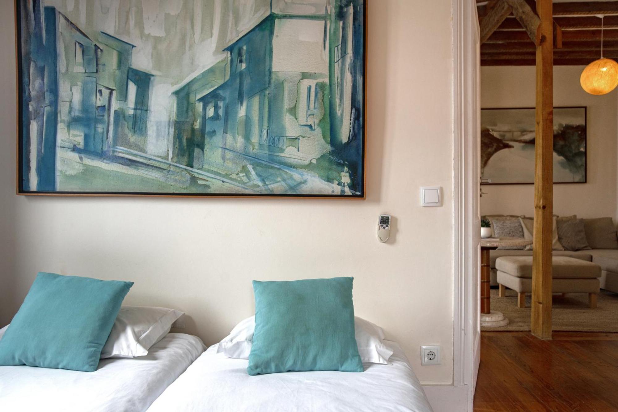 Large Family Flat In Campo De Ourique * Lisboa