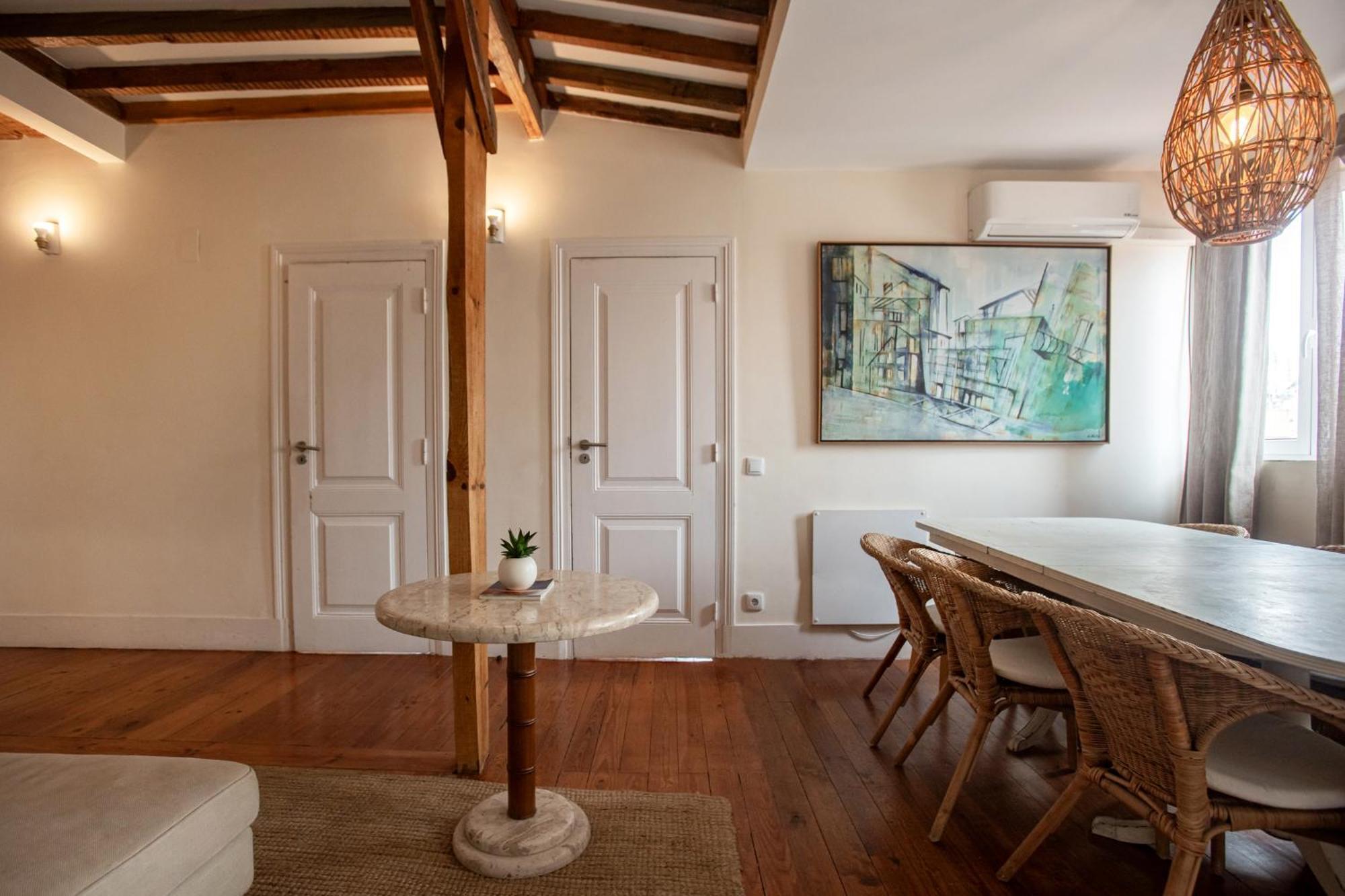 Large Family Flat In Campo De Ourique
