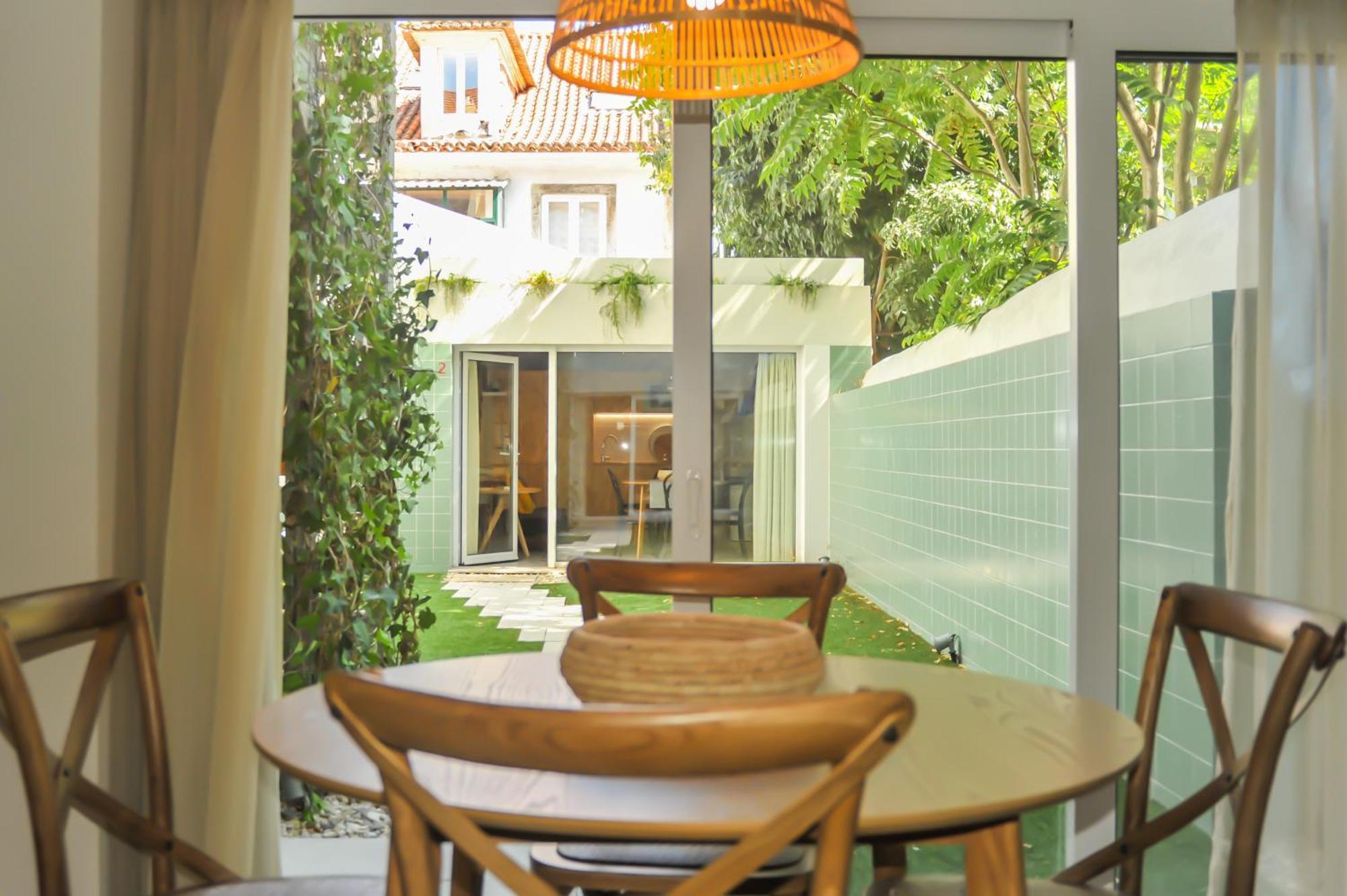Madragoa Modern *